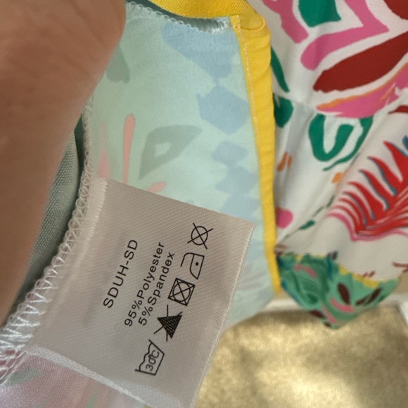 Shop the mint colorful abstract tiered dress size Small - Picture 6 of 6